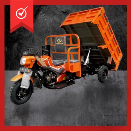 Nákladná trojkolka s motorom s objemom 300 cm3 s automatickým sklápačom na dodávku minerálneho kameňa